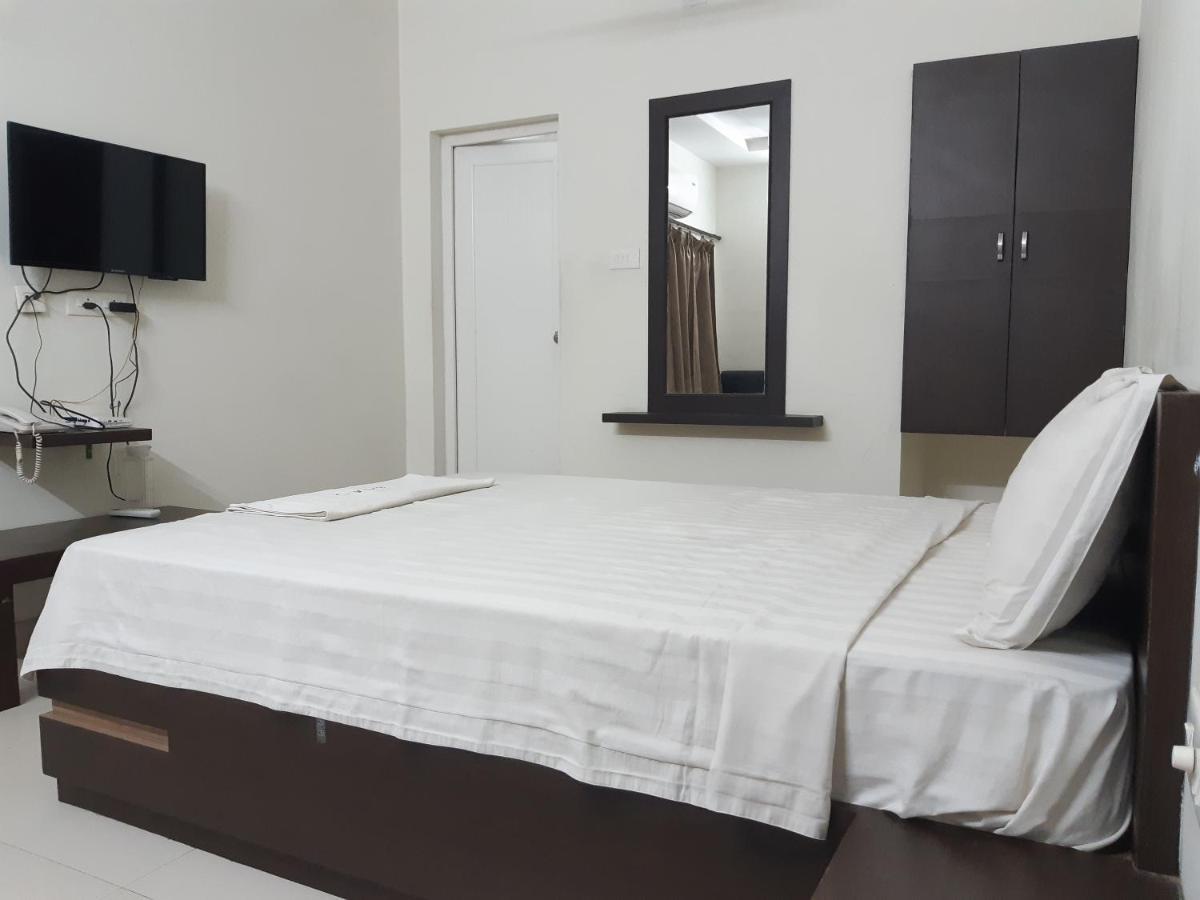 Pph Living Bhimas Hotel Tada Exterior foto